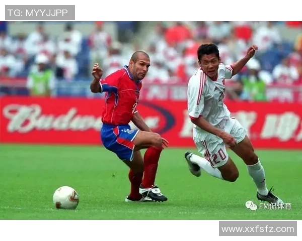 武汉足球队在世界杯预选赛中以65分稳居积分榜首位展现强劲实力